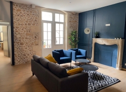 image 1 colocation-meublee-de-200m2-hyper-centre-poitiers-cour-et-terrasse